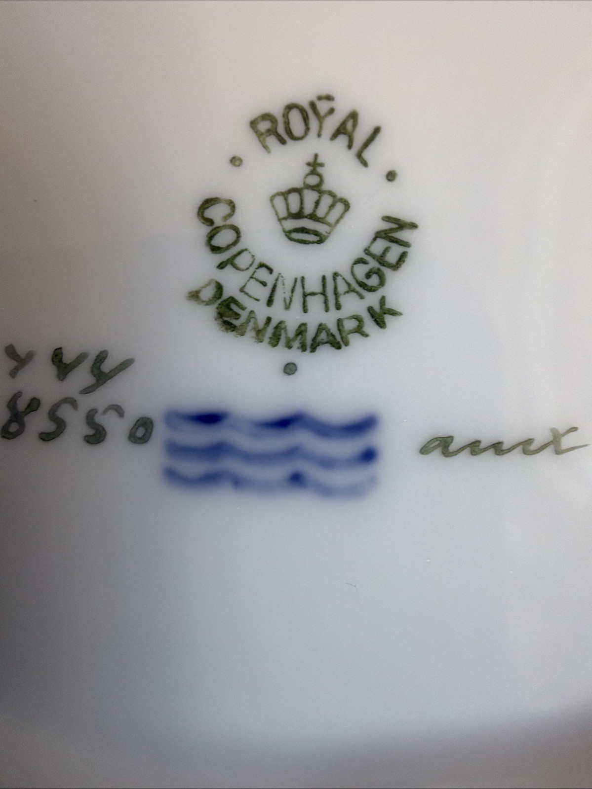 Royal Copenhagen Henriette Luncheon Plates 8 3/4″ New