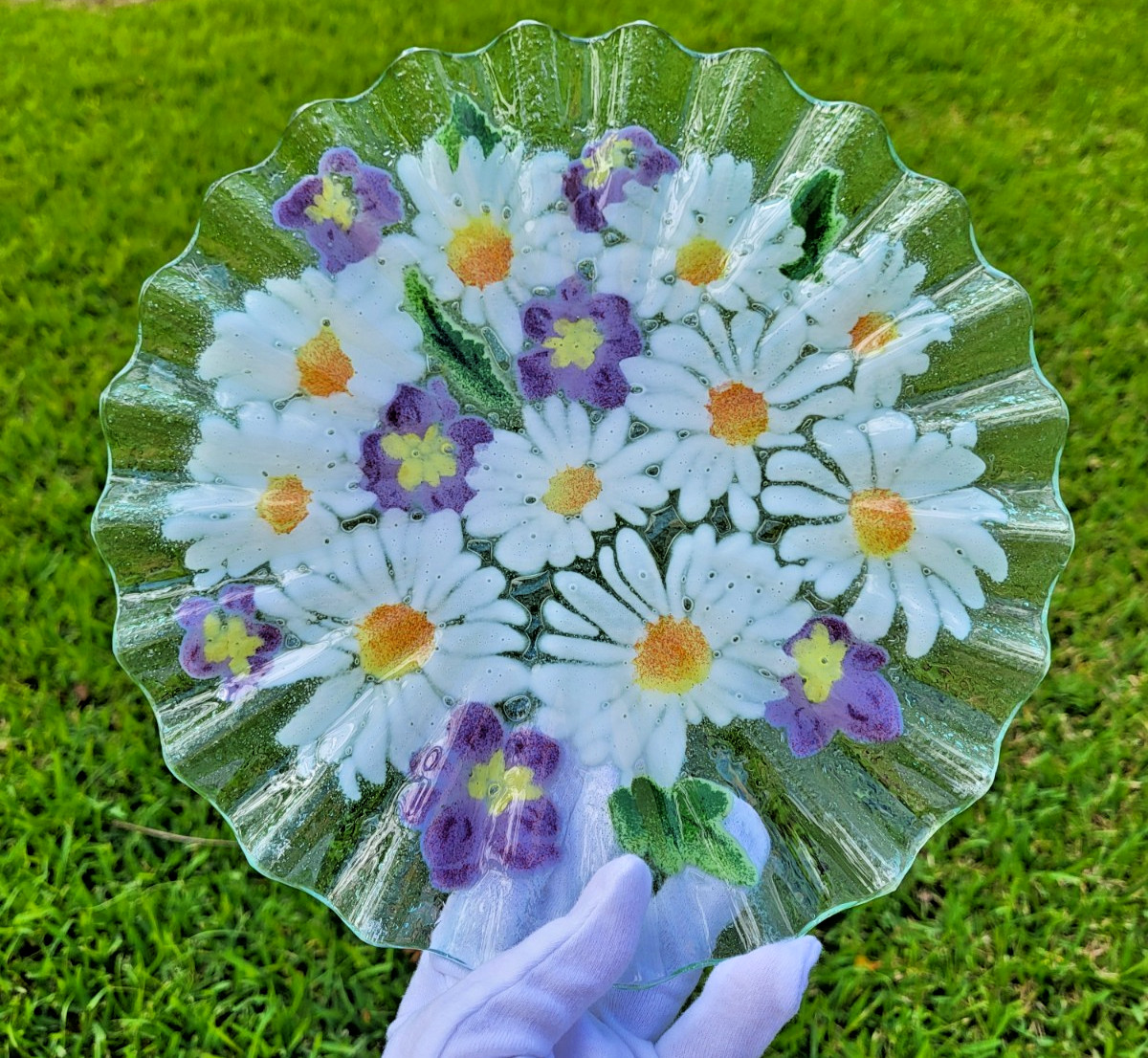Folio Signed Fused Art Glass Plate Daisy & Pansy 10.25″ Ruffled Edge Hand Made