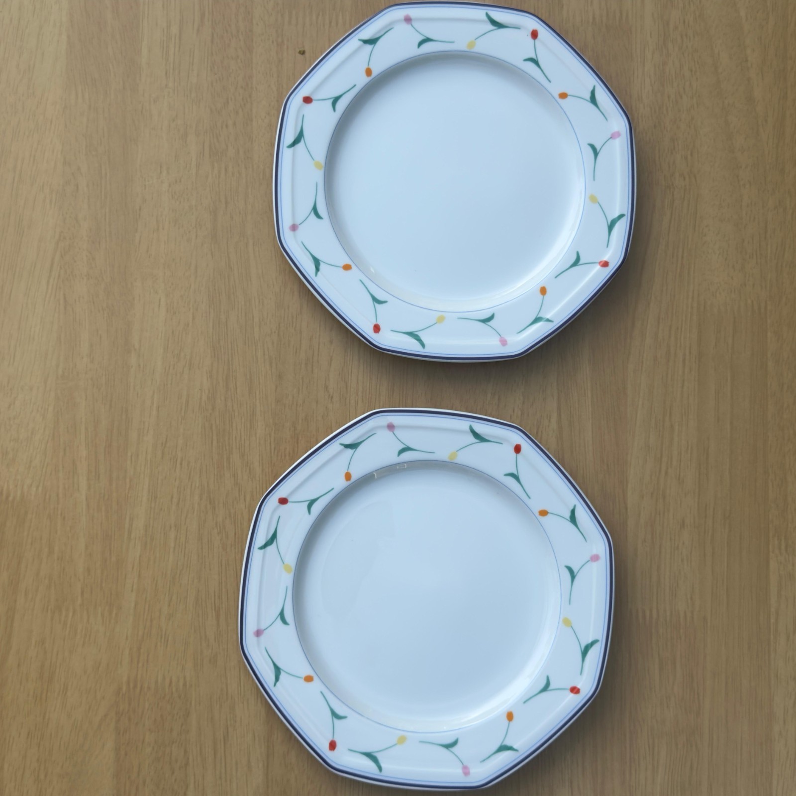 Christopher Stuart – Sundance Fine China – 5 Dinner Plates & 2 Bread Plates