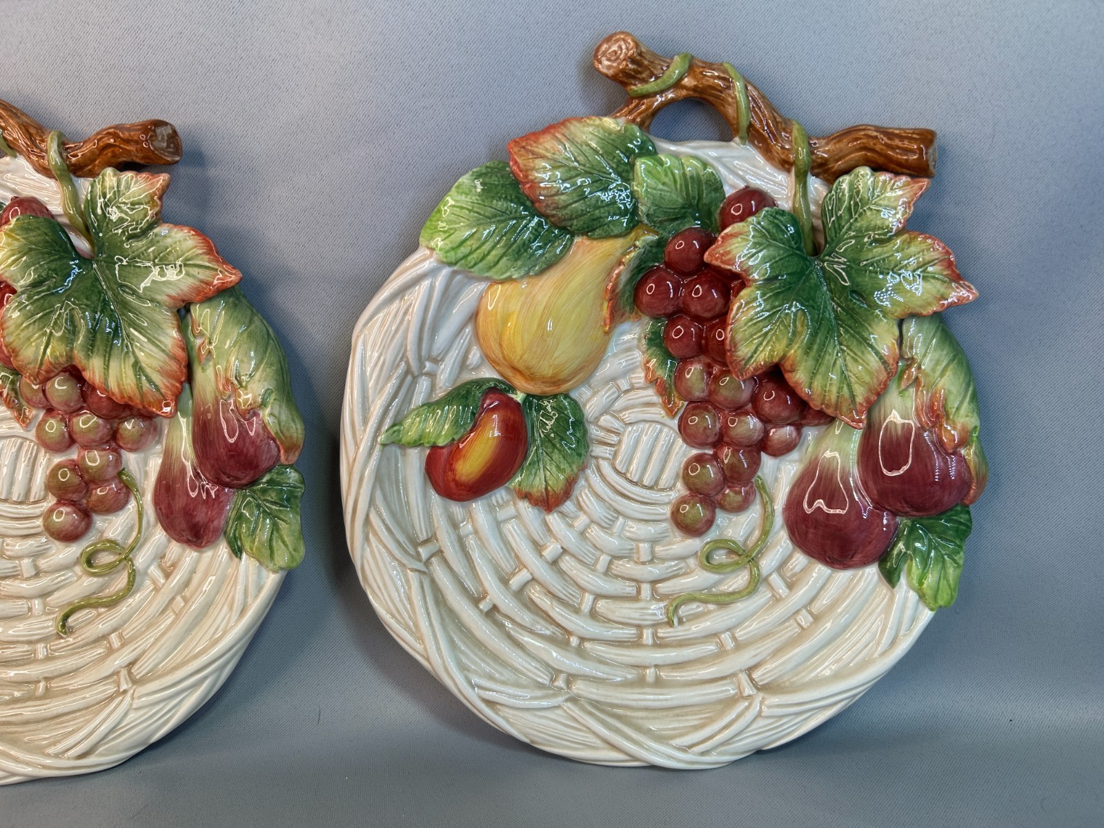Pair Fitz & Floyd Classics Country Gourmet Round Plates 3D Leaf Fruit Design