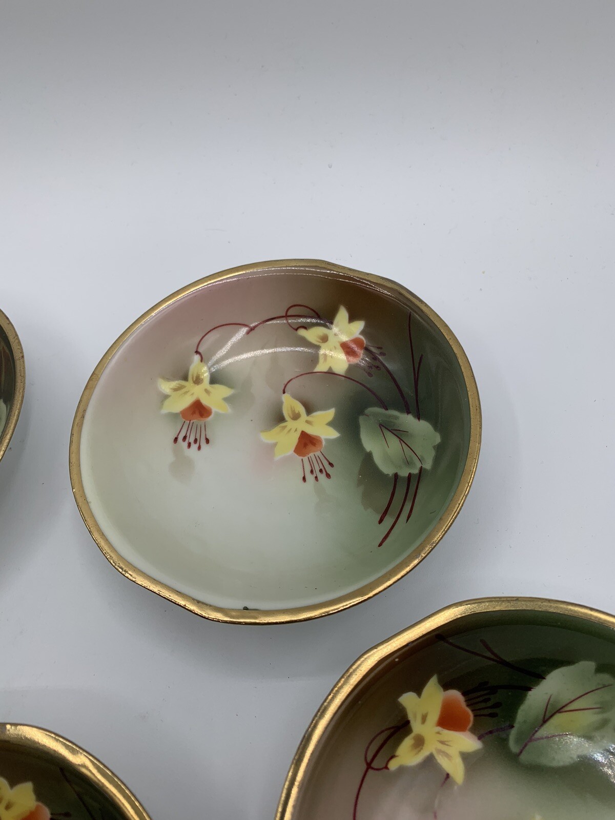 5 RS Germany Bleeding Heart Berry Dessert Bowls 5 1/8″