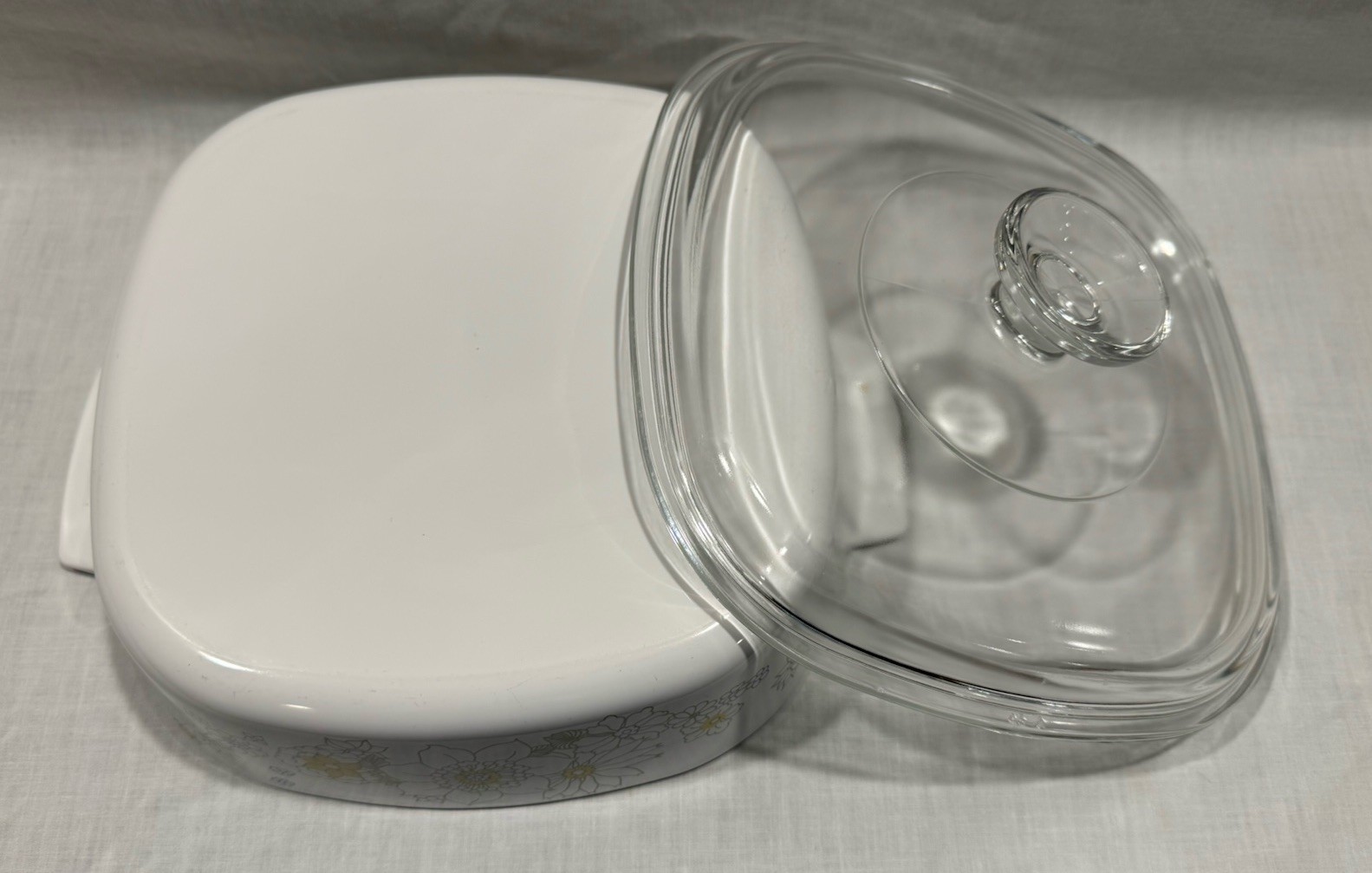 Corning Ware A-2-B Floral Bouquet 2 Qt Casserole Dish w/Pyrex Glass Lid A-9-C