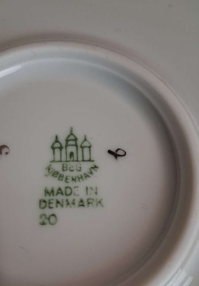 Bing & Grondahl Porcelain Erantis Pattern Lg 12.5″ Round Platter Made In Denmark