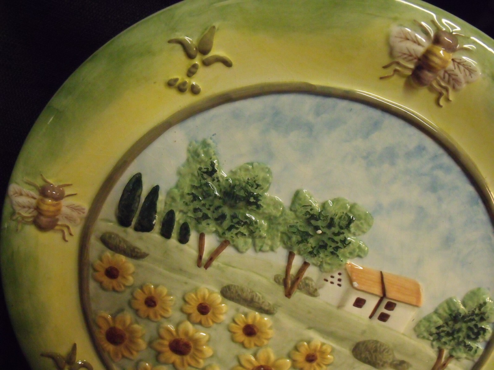 VINTAGE 12″ PORCELAIN HAND PAINTED HONEY BEES AND SUNFLOWERS FARM SCENE PLATE