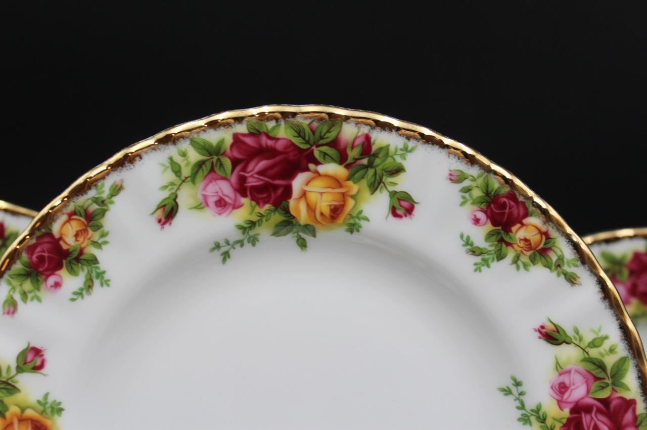 Royal Albert Old Country Roses Porcelain Set of 12 Bread Plates 6 1/8″