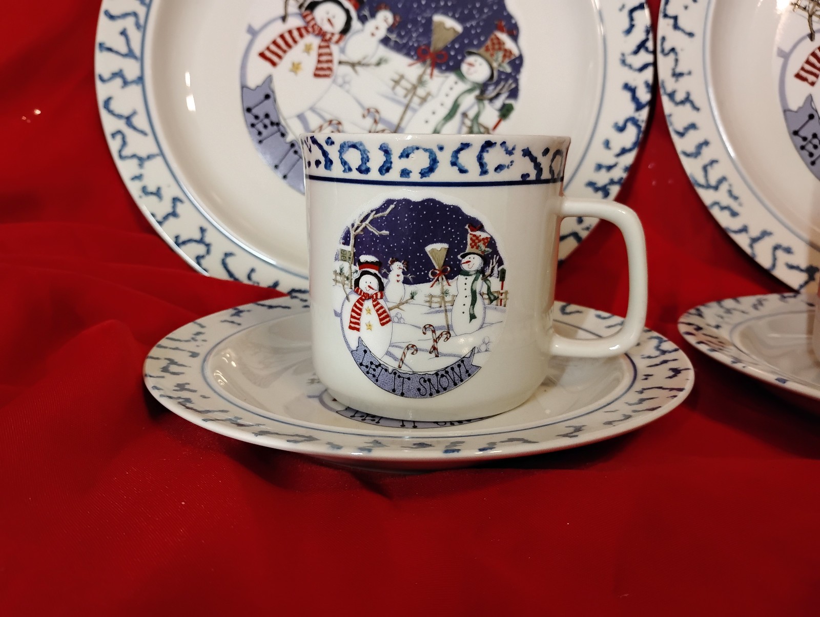 Stoneware Let It Snow 6 Piece Dinner Set Green Sponge Rim