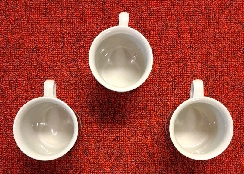 Set Of 3 Arabia Finland Anemone Blue Coffee Tea Mug Cups & Saucers 3 1/2″ Mixed