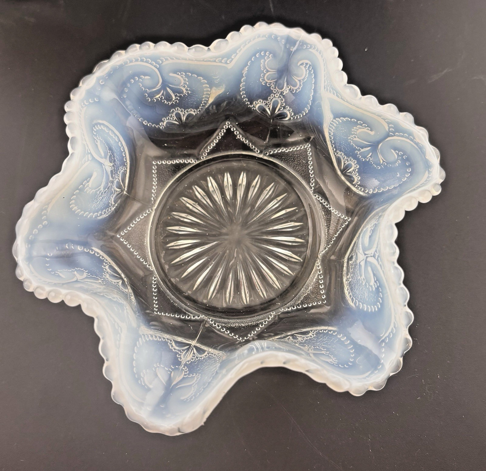 Vintage Dugan Opalescent Glass Jeweled Heart Berry Bowl Set – 5 Berry Bowls