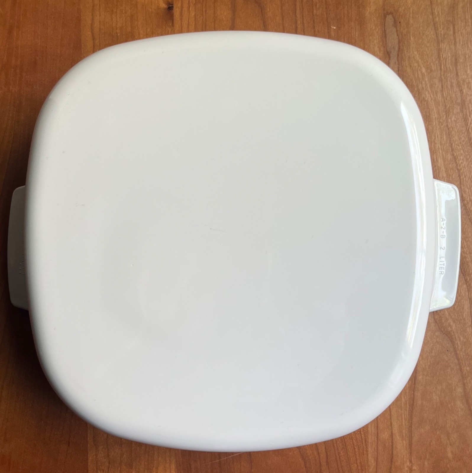 Corning Ware Shadow Iris A-2-B, 2 Liters with A-9-C Pyrex Lid Casserole Dish