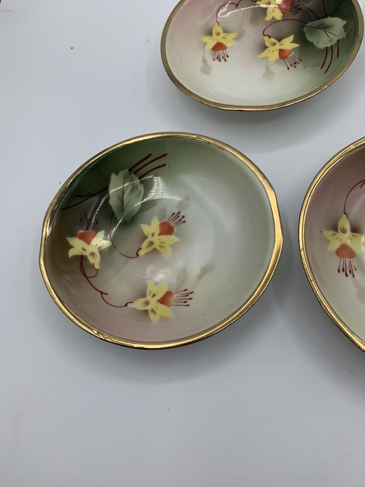 5 RS Germany Bleeding Heart Berry Dessert Bowls 5 1/8″