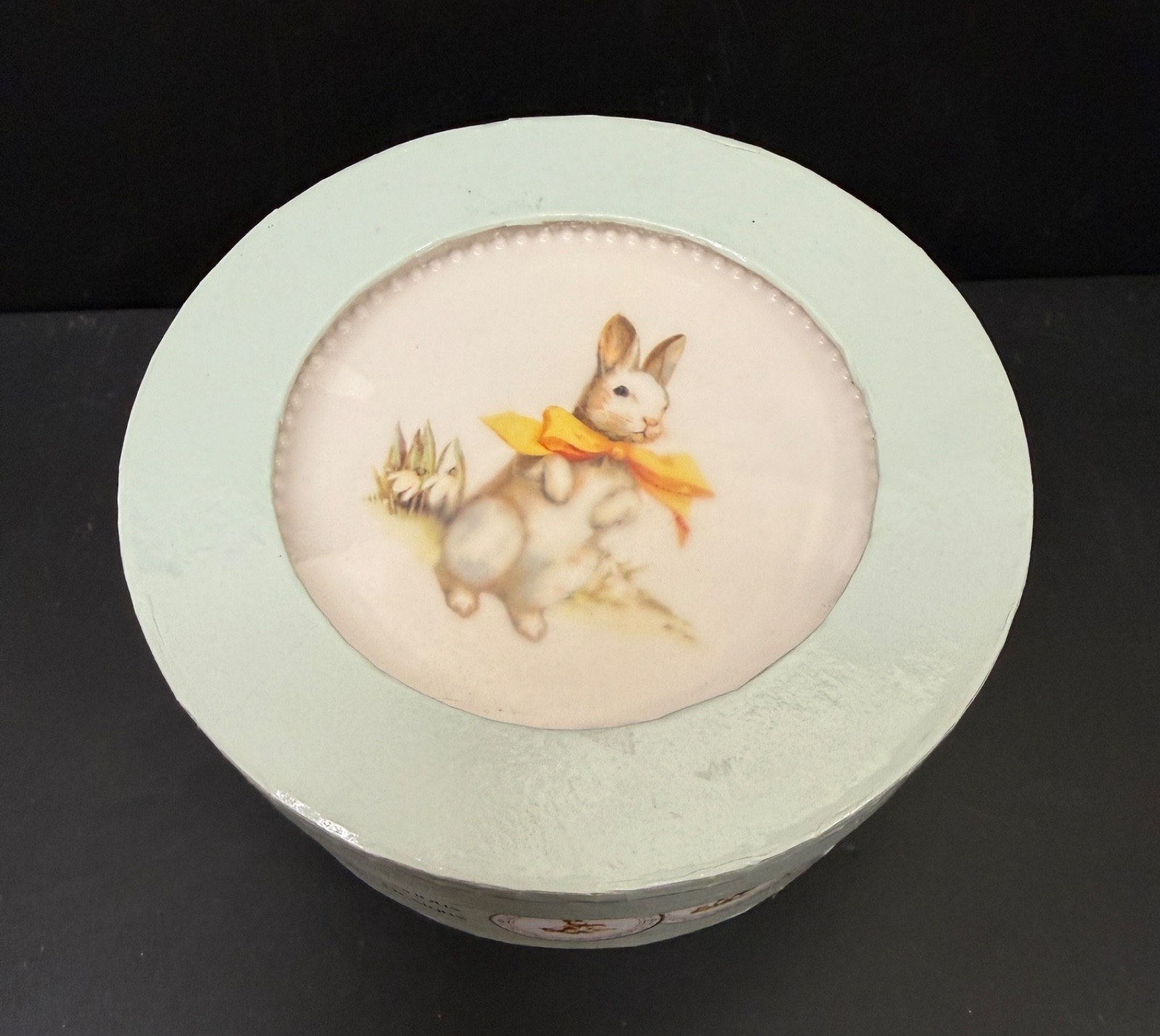 4 Grasslands Road Easter Greetings 6″ Hors d oeuvre Plates MIB Mint in Box Bunny