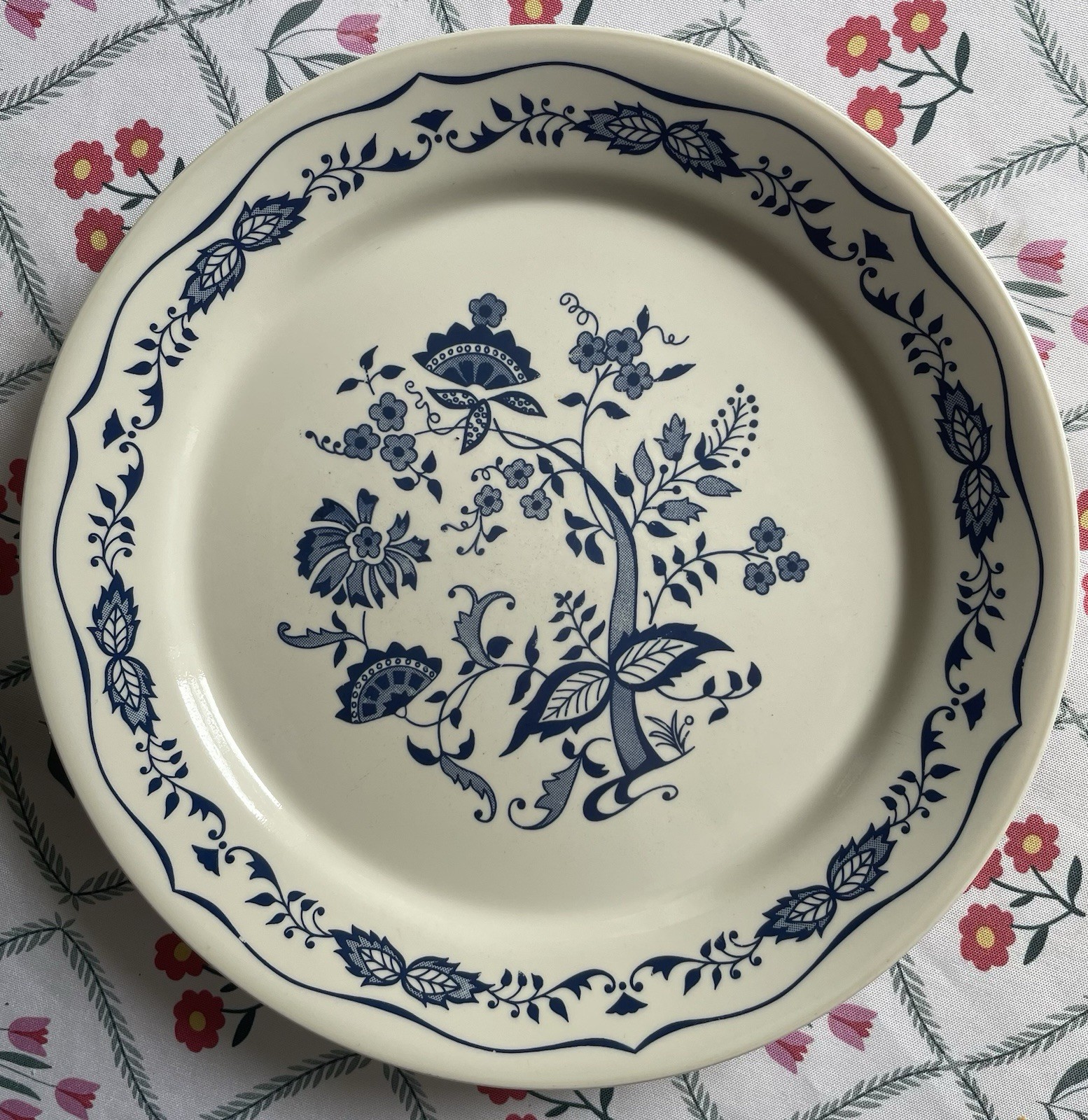 Vintage 10.25-inch dinner plate made by Corelle “Blue Floral-Danube Onion”. 5pc