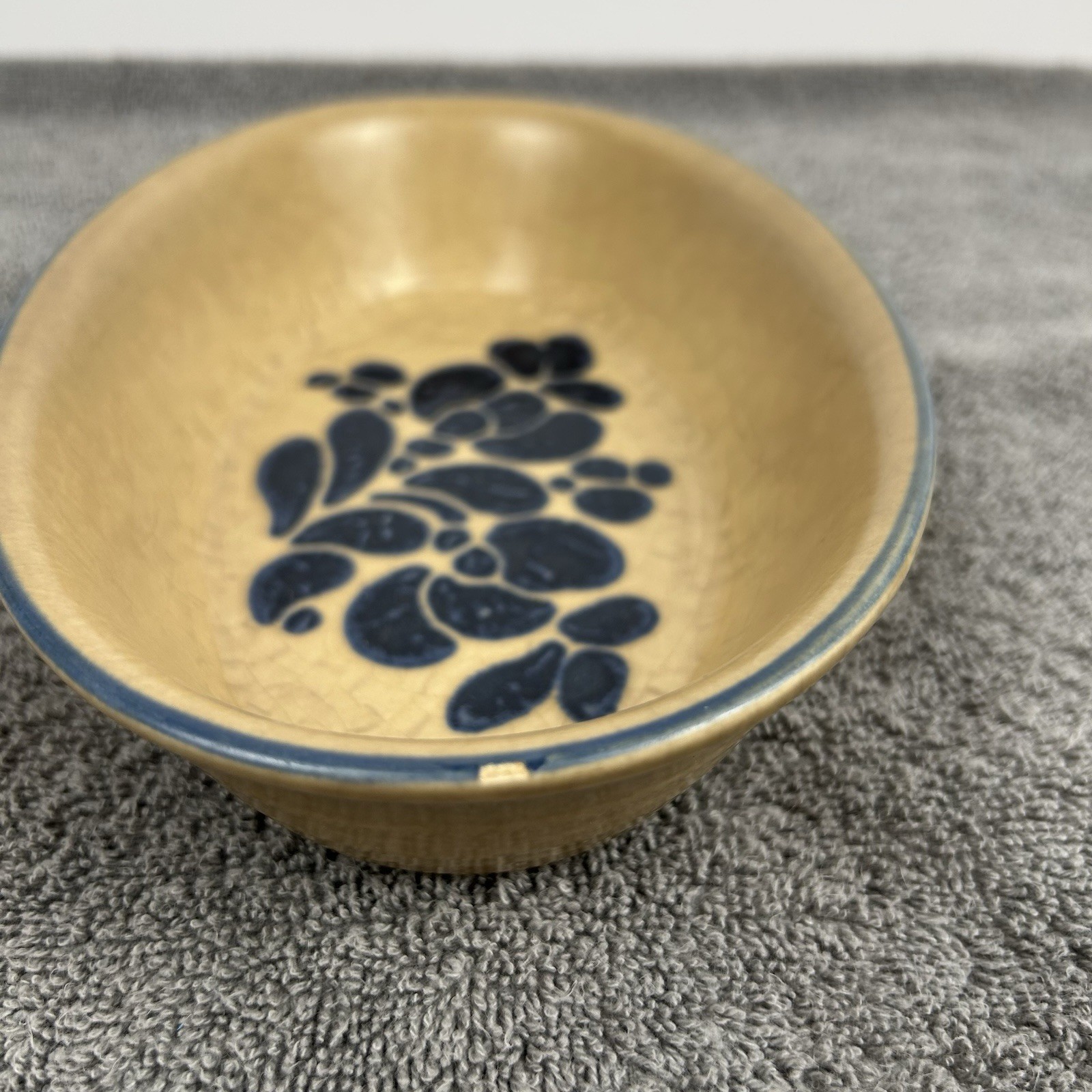 Pfaltzgraff Folk Art Oval Baker 7″ Length Tan & Blue