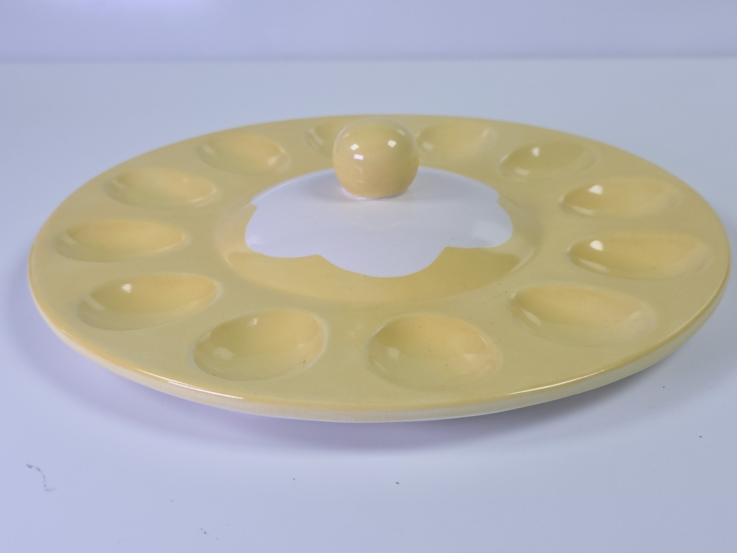 Hallmark Deviled Egg Platter Holds 12 Eggs • Yellow White Daisy Easter