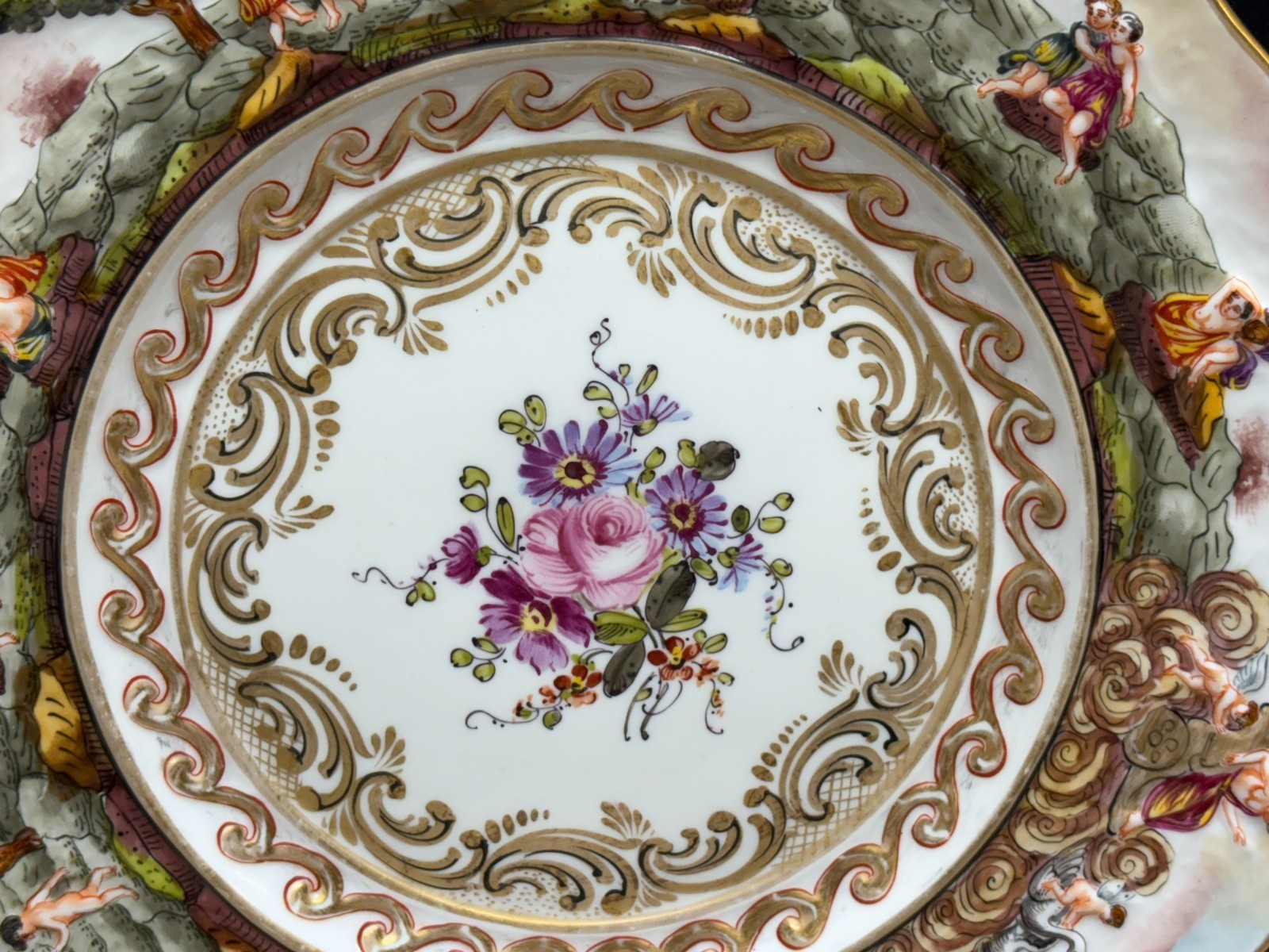 Capodimonte “CHERUBS” Antique Porcelain ~ Set of 4 ~ Lunch Plates ~ 8 3/4″