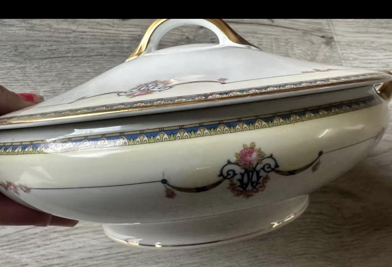 Field Porcelain Floral Oval Covered Dish w/ Handles 10in Made in Japan