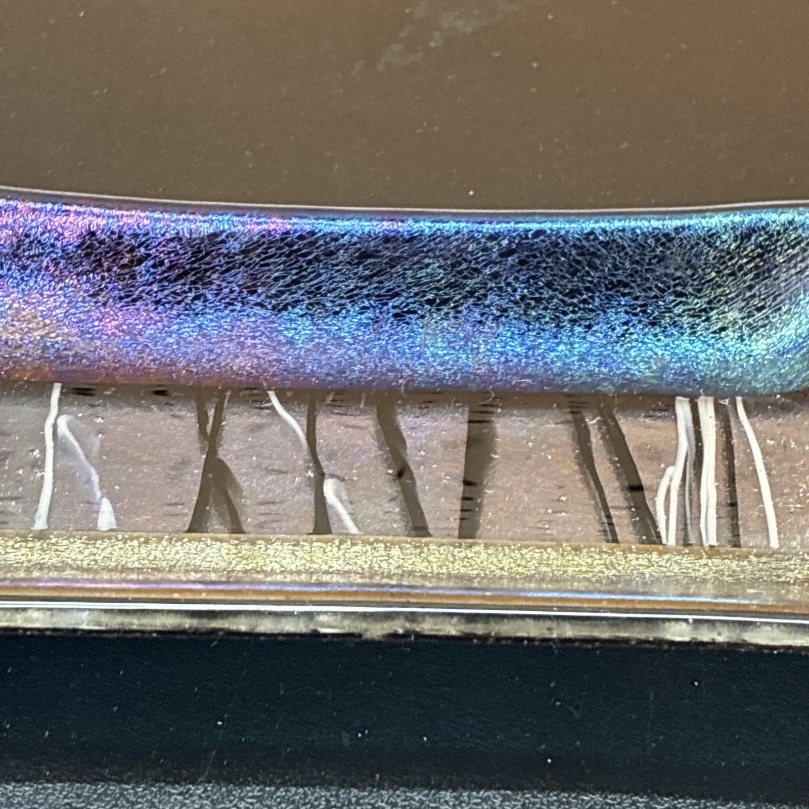 STUNNING KURT MCVAY SIGNED STUDIO ART GLASS IRIDESCENT DICHROIC FUSED DISH