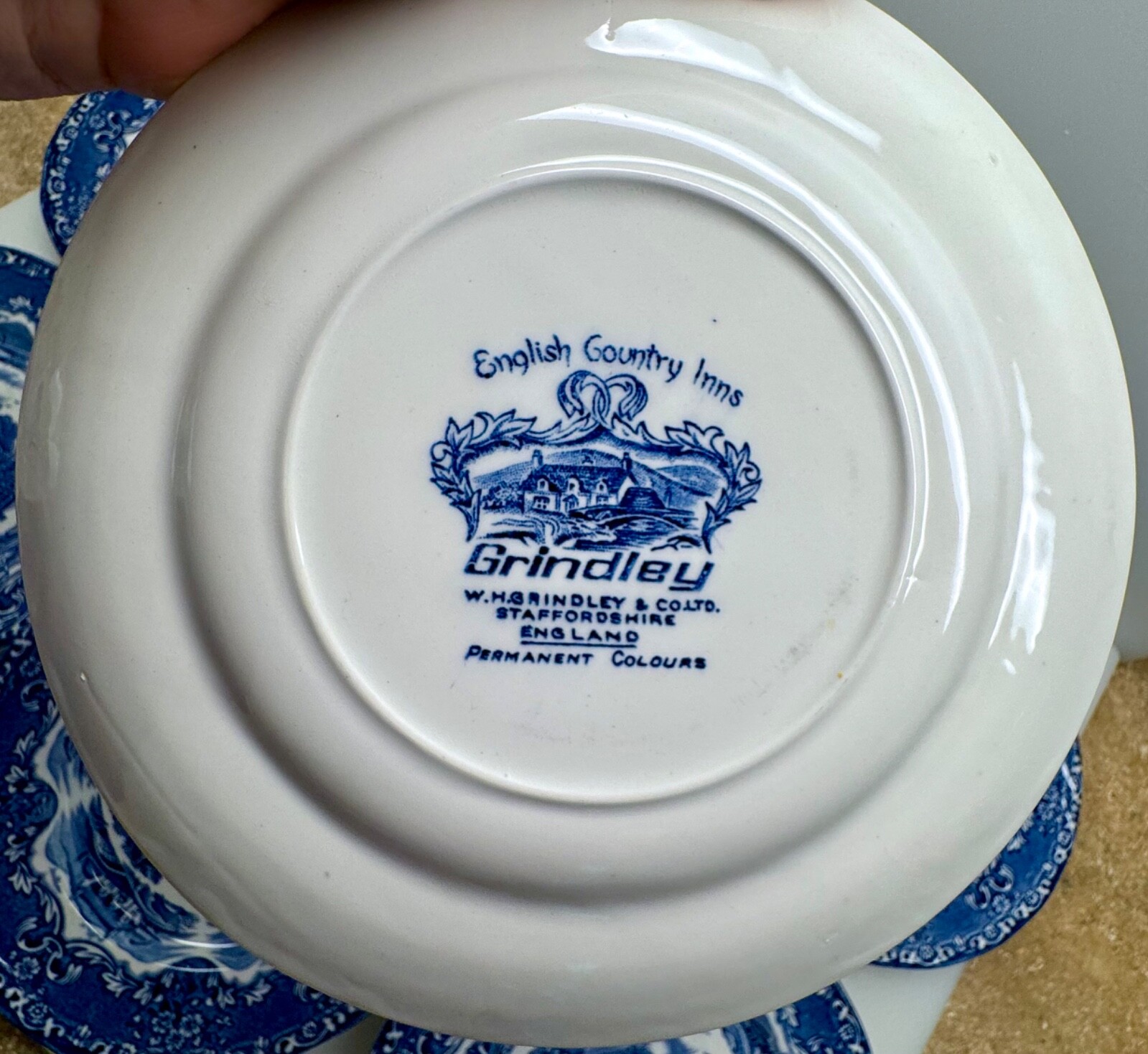 ELEGANT DINING 7- 7″ ENGLISH COUNTRY INN BLUE GRINDLEY SALAD DESSERT PIE PLATES
