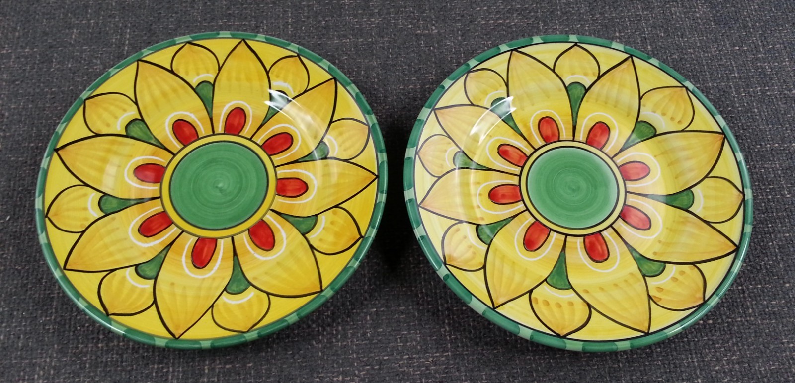 2pc Deruta Hand Painted 8 Inch Plates Made In Italy yellow and green flower