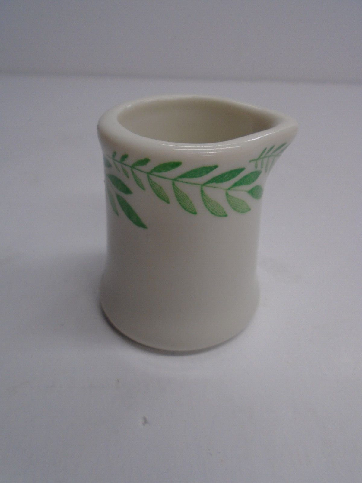 Vintage 1 OZ. RESTAURANT CREAMERS – “FERN” DESIGN – Matched Set of (4) – NOS
