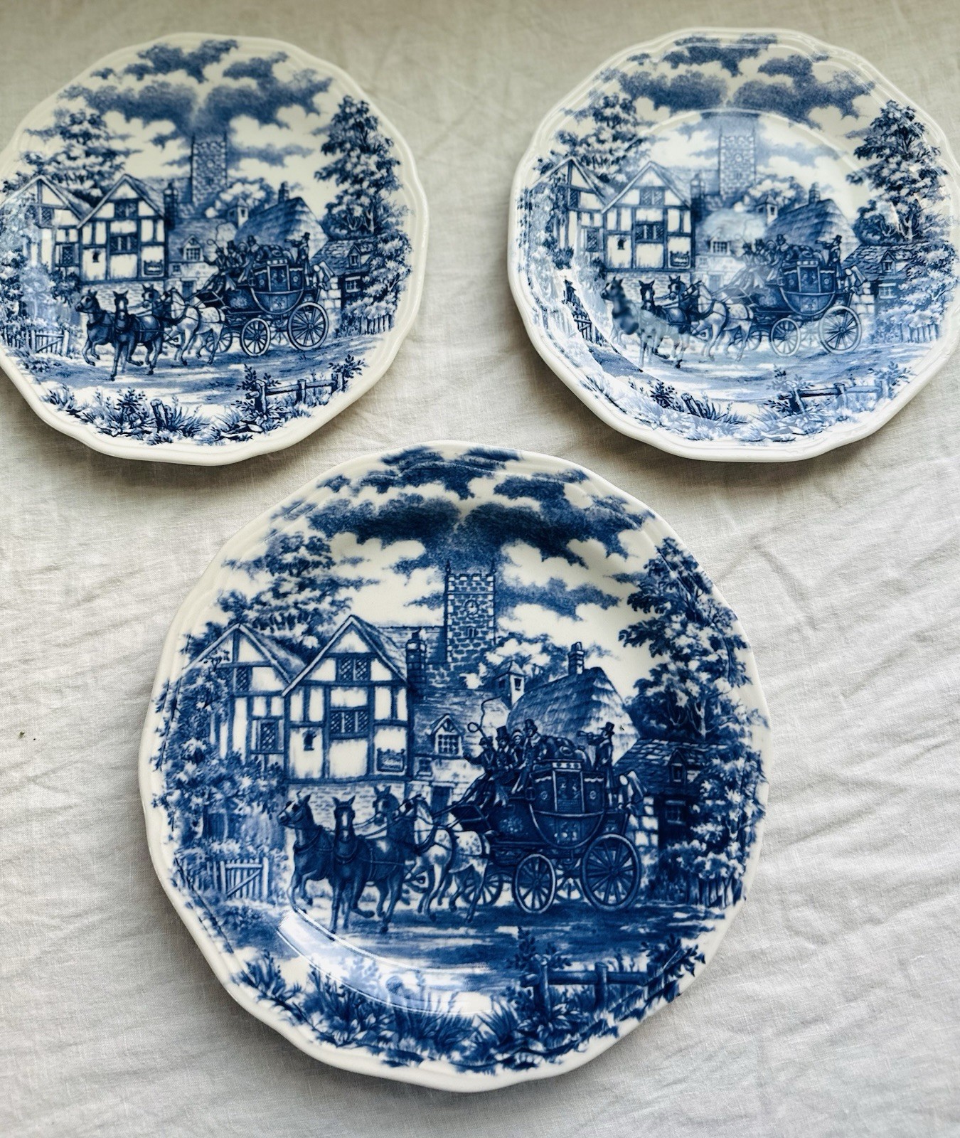 Oxford Vitramik Blue and White Village Scene Round Pottery Plates Set