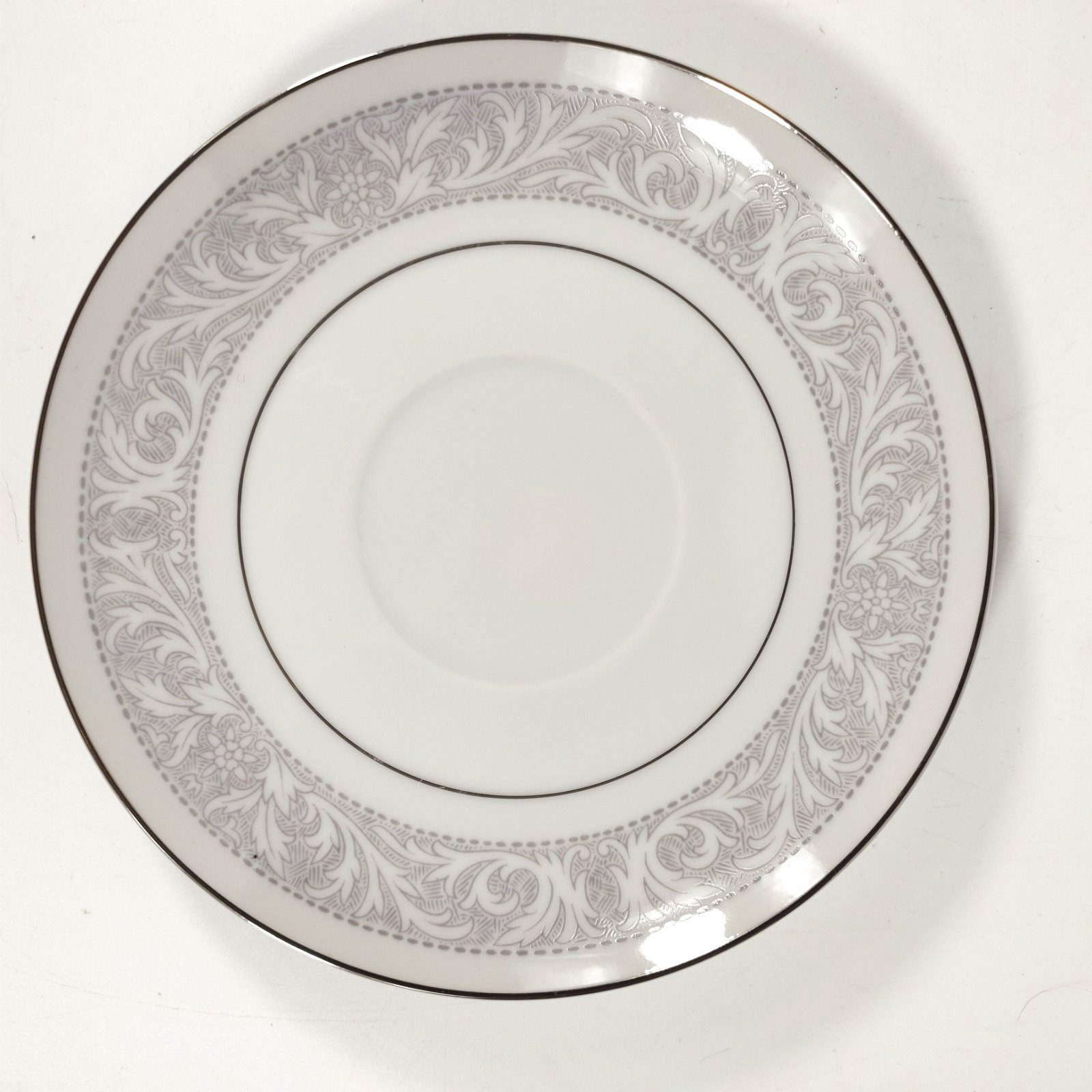 12 Imperial China Whitney W Dalton Model 5671 Bread and Butter Plates 6.5 in