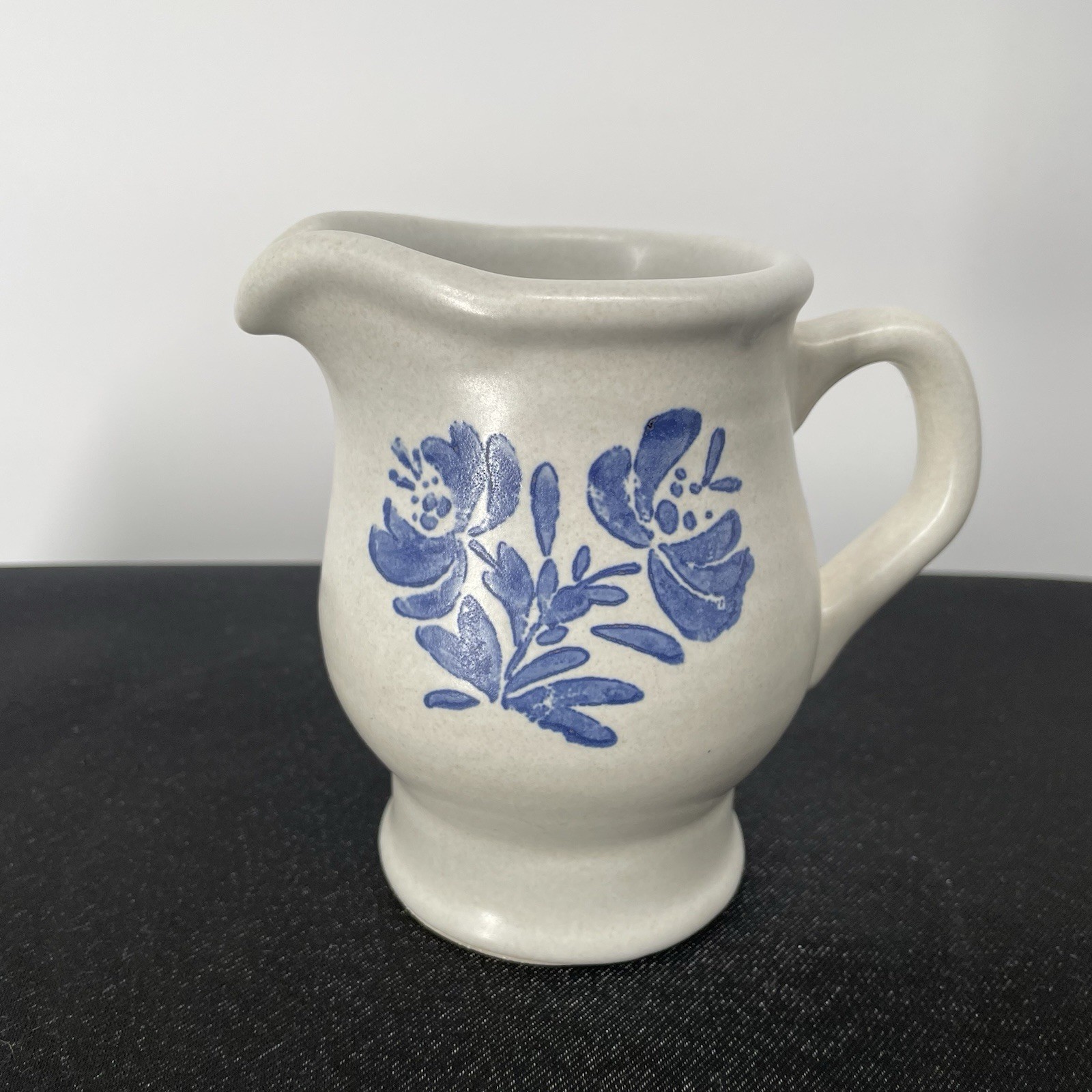 VTG 70s Pfaltzgraff Yorktowne Ceramic Blue Floral Coffee Creamer USA