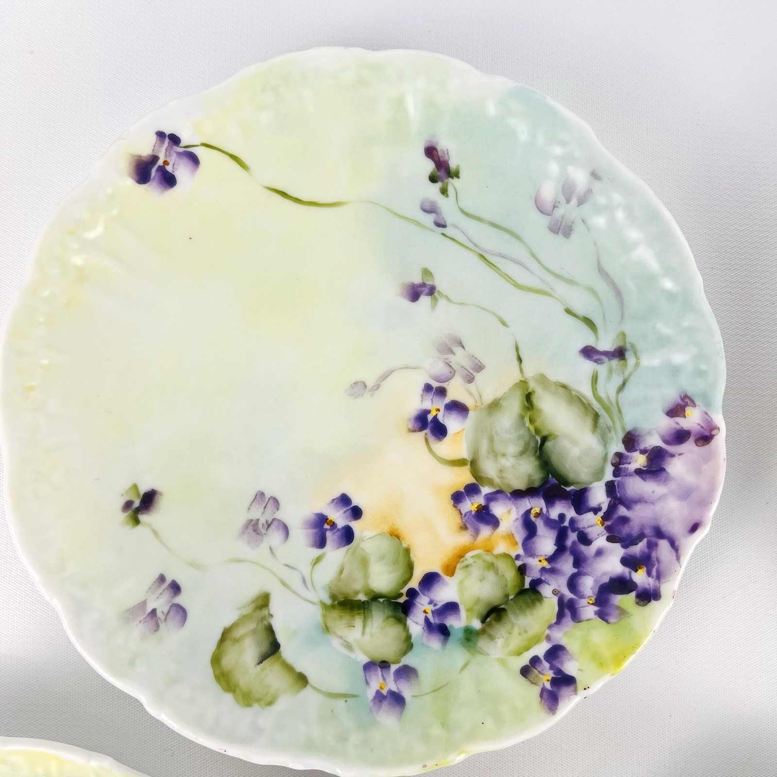 5 Antique Hand Painted Purple Violets 6″ Scalloped Dessert Cabinet Wall Plates