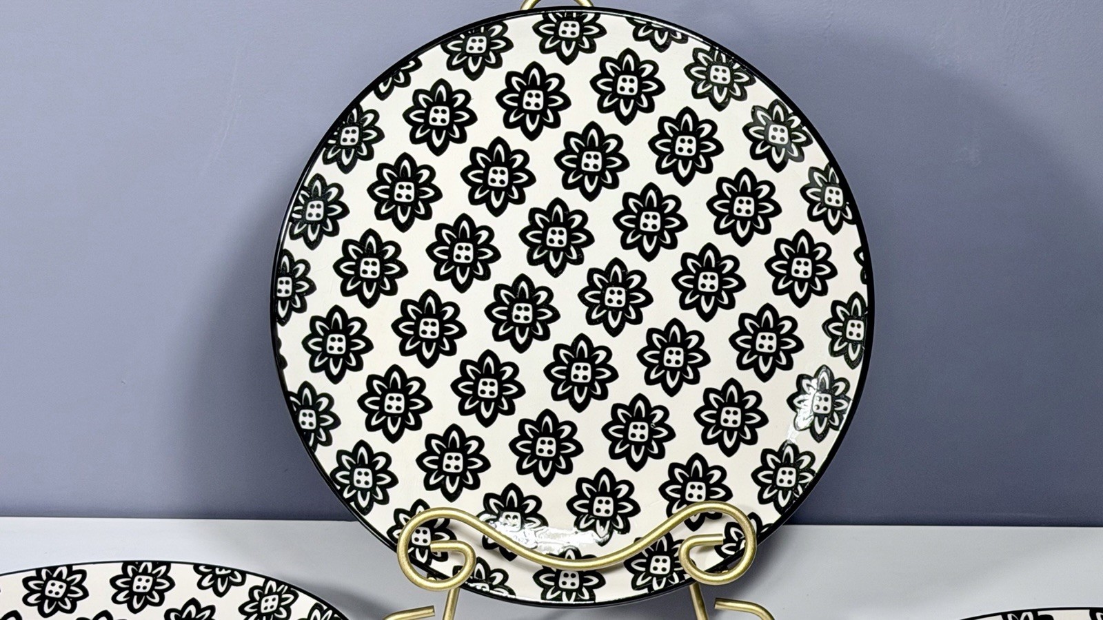 Set of 4 Certified International Black White Floral Dinner Plates 10.5”