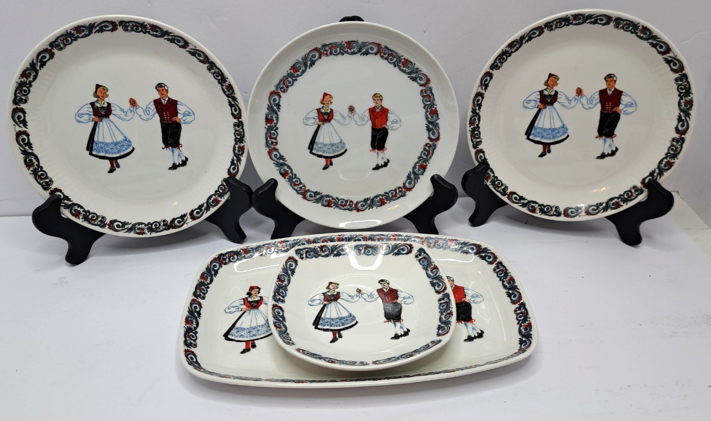 Figgjo Norway 17 Pc Set Hardanger Dancers 6 Ea Cup / Saucer 3 Salad Plate Tray +