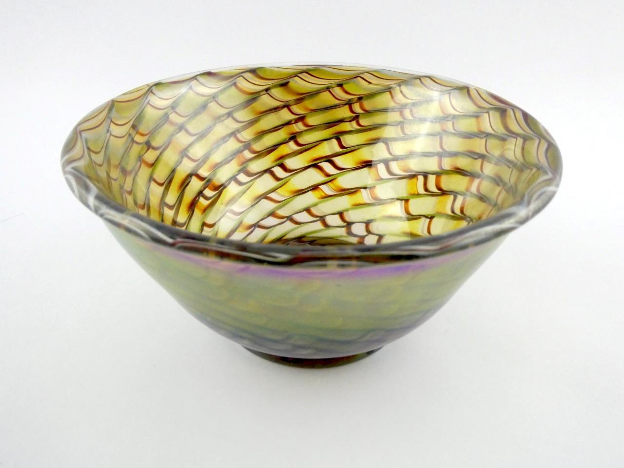 Orient and Flume Iridescent Art Glass Bowl Made in 1977 Signed Base