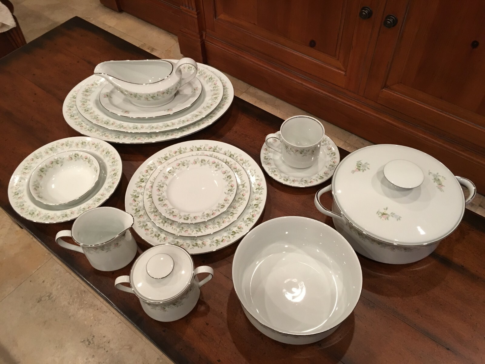 Johann Haviland Bavaria Germany Fine China Forever Spring pattern Dinnerware Set