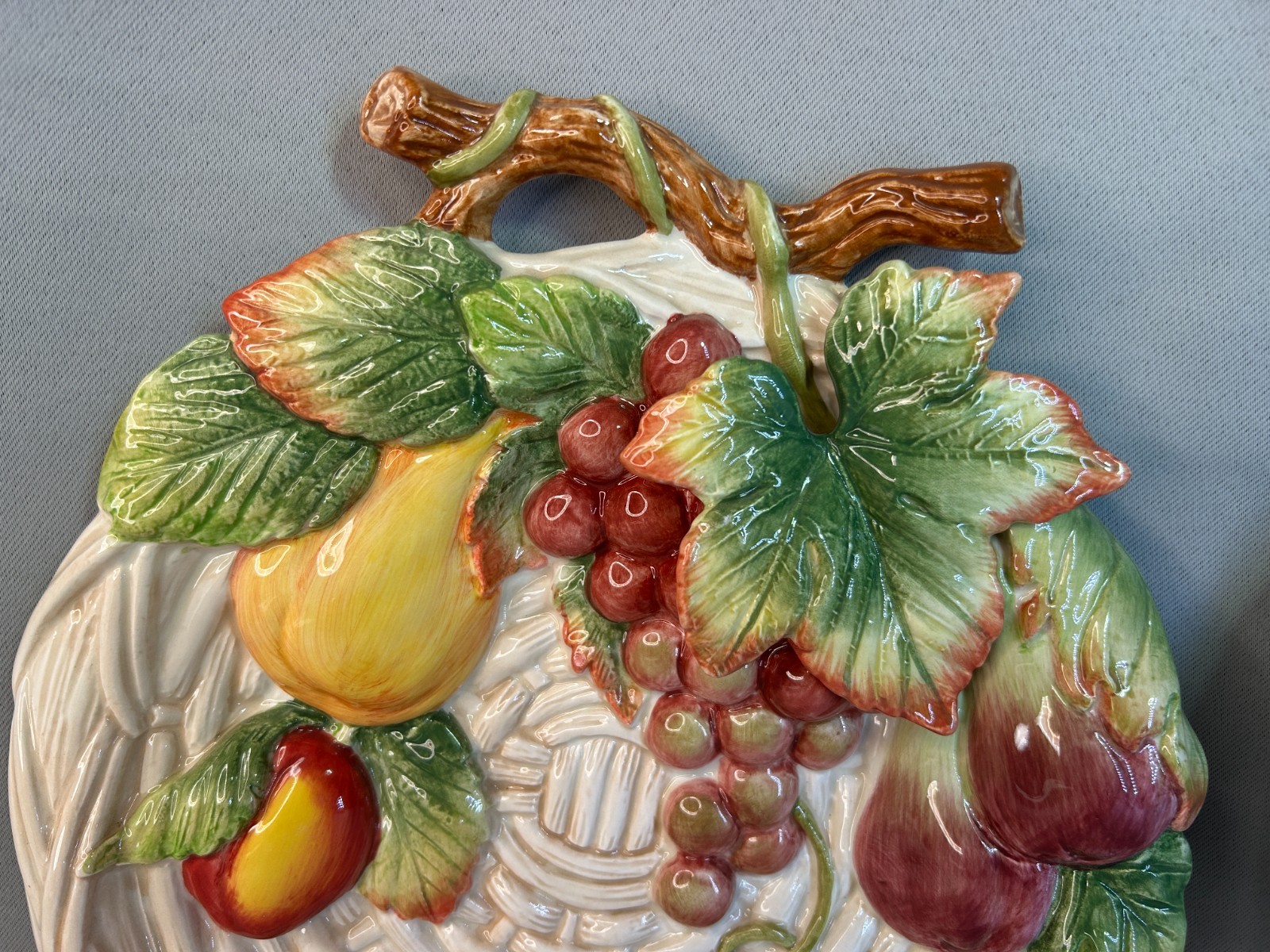 Pair Fitz & Floyd Classics Country Gourmet Round Plates 3D Leaf Fruit Design