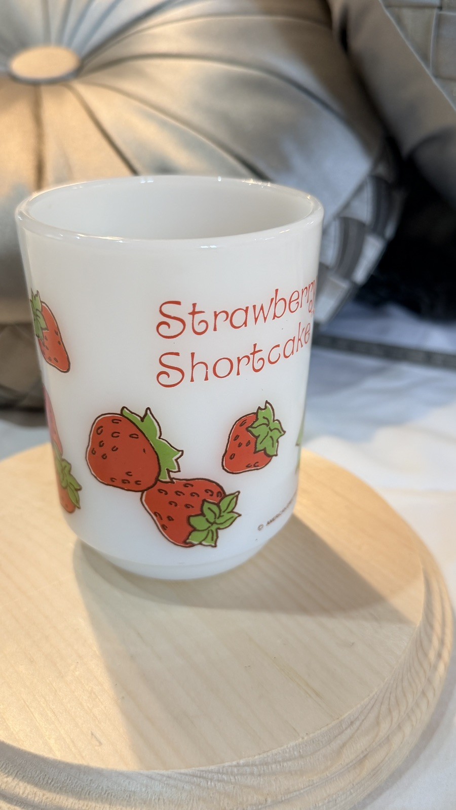  1980  Strawberry  Shortcake  Fire‑King  Anchor  Hocking  Milk  Glass  cup
