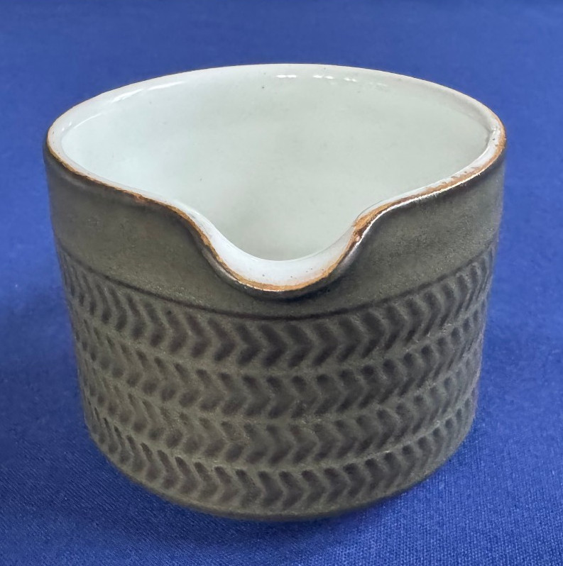 Denby Camelot Chevron Cream & Sugar • Olive Green • Sovereign Shape