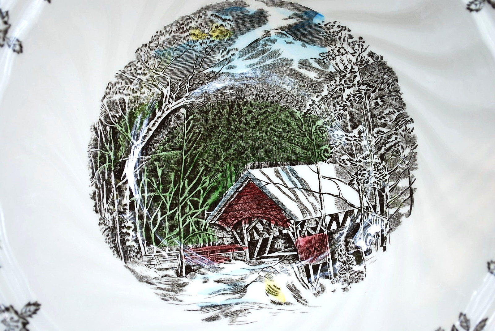 Vtg Johnson Bros COVERED BRIDGE FRIENDLY VILLAGE 10.25″ Covered Veg Dish ENGLAND