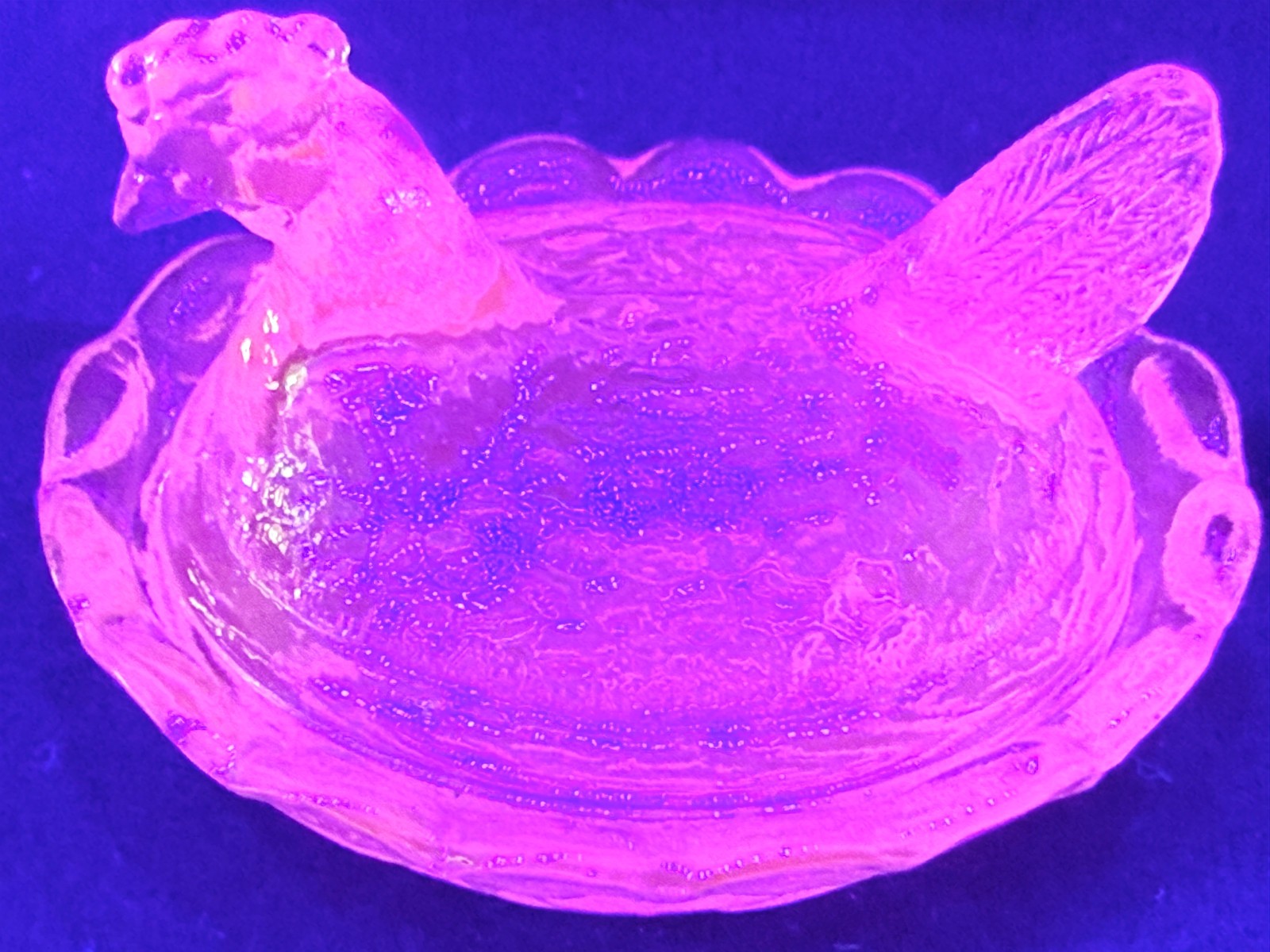 Green Vaseline Uranium glass mini Hen Chicken on nest basket egg chick salt glow