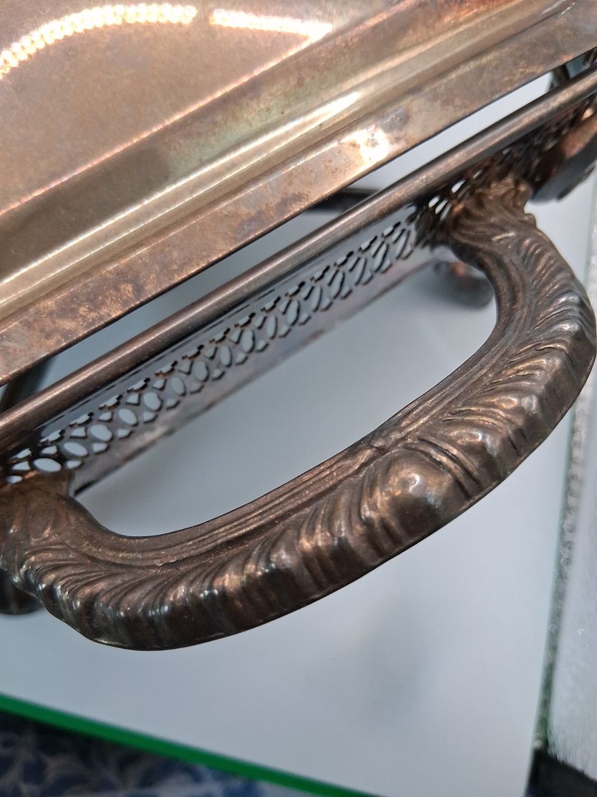 Covered Casserole Dish Stand