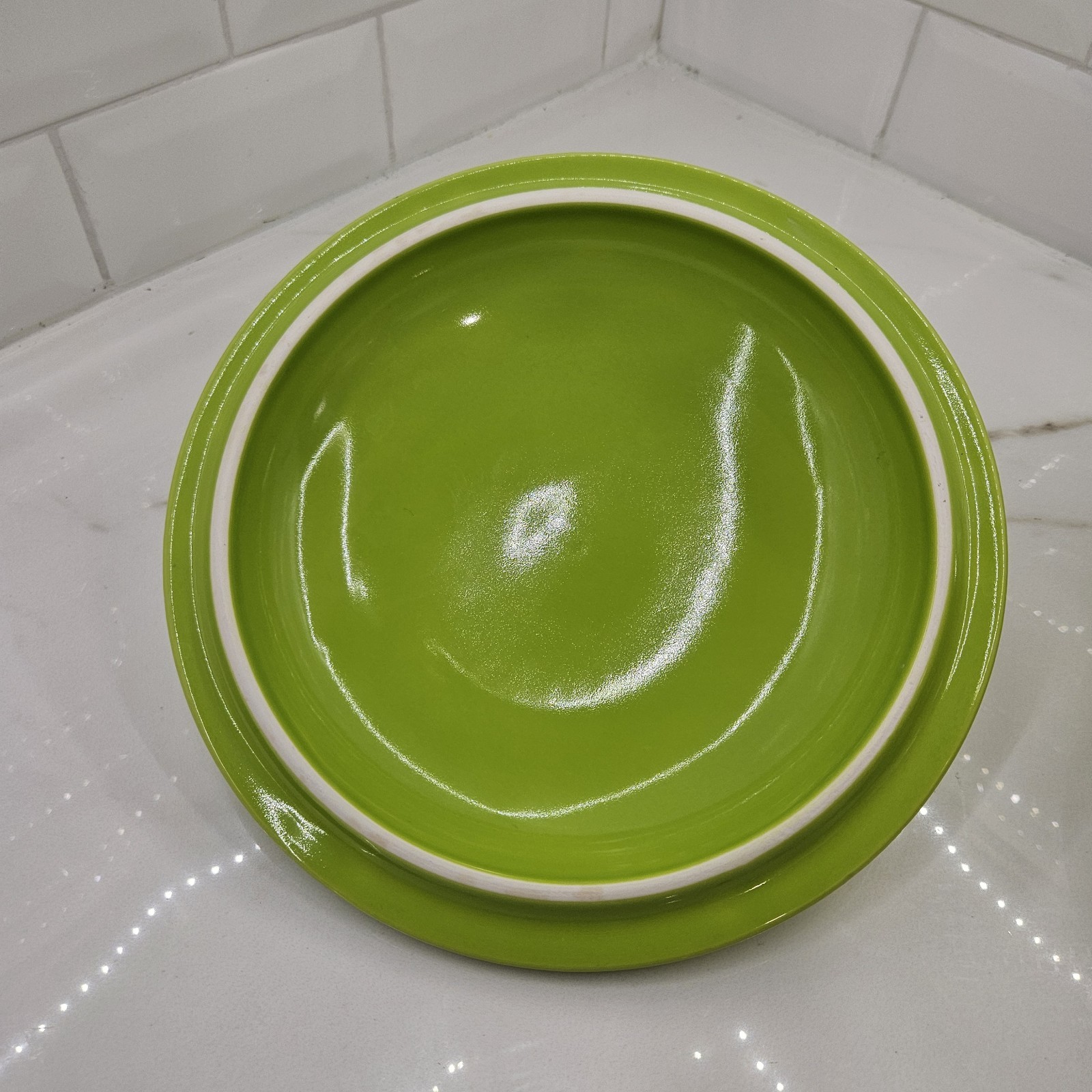 VTG Fiesta Chartreuse Green Round Covered Casserole Dish 2 Qt 9″ w/Lid HL 1997