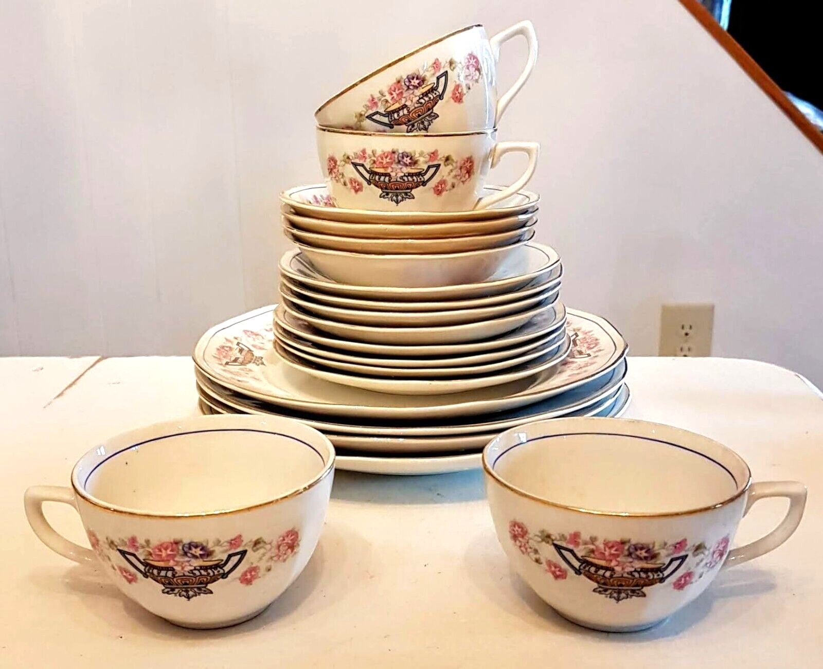 American Limoges Dishes LOT Blue Urn 20 pc Luncheon Service LIA-15 Sebring Ohio
