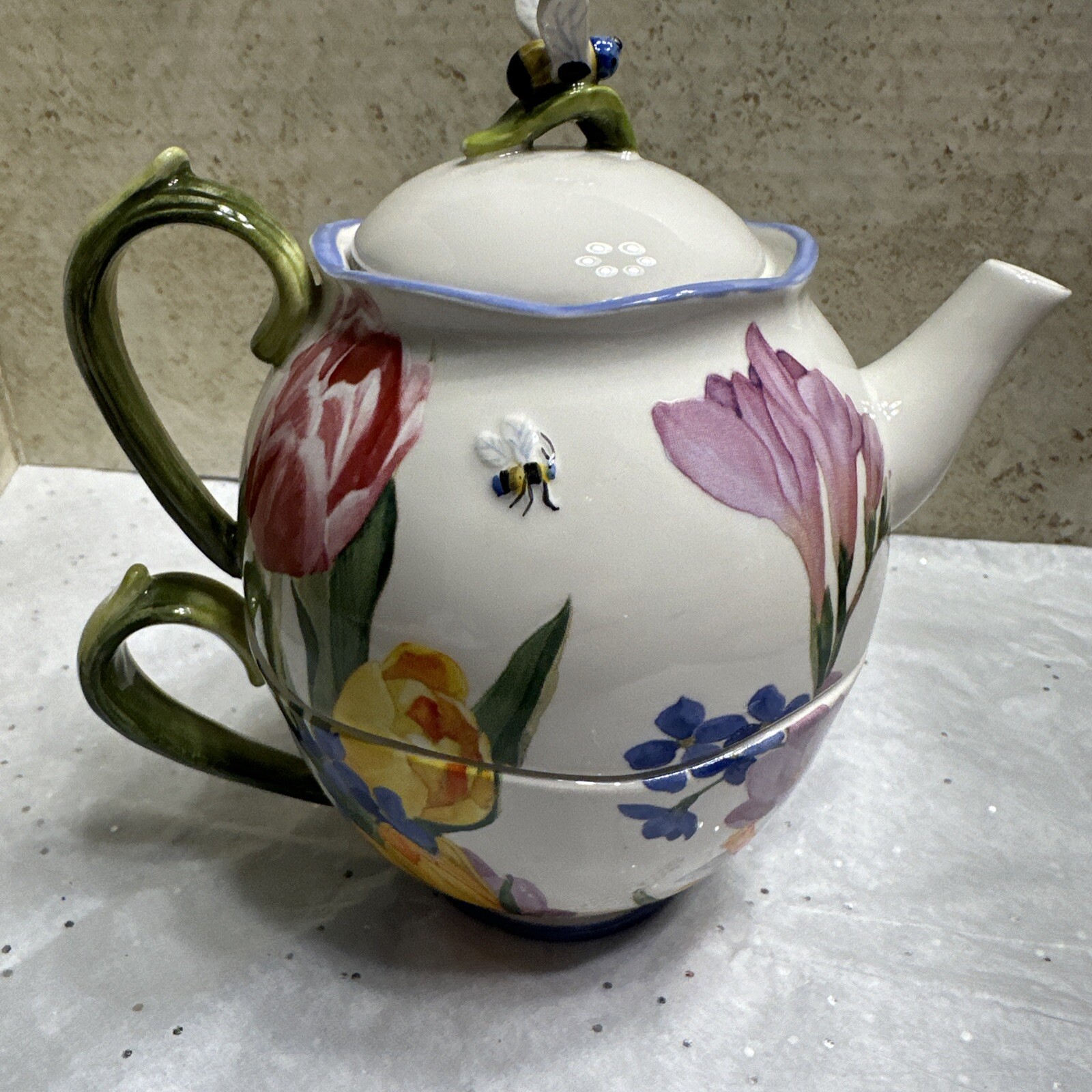 Harry and David Tea For One Small Teapot Cup Floral Garden Bees