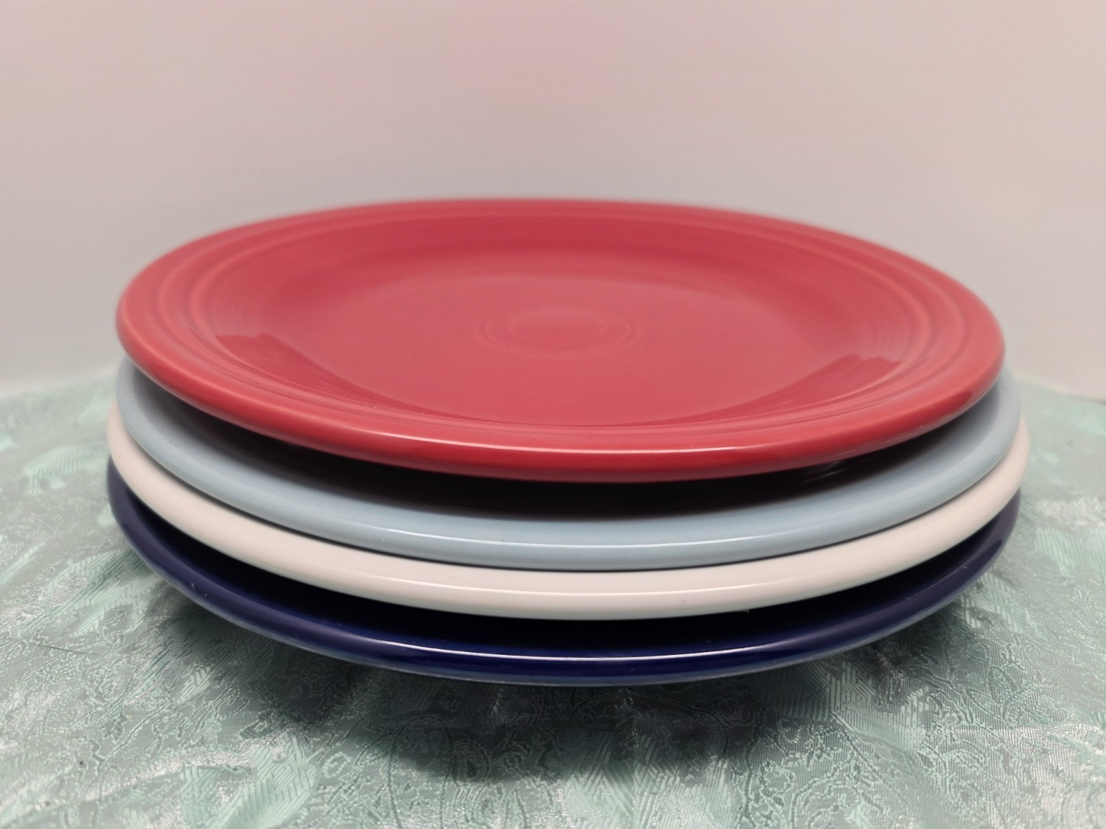 FIESTAWARE Mixed Colors Dinner Plate Lot of 4 Fiesta 10.5 inch plates