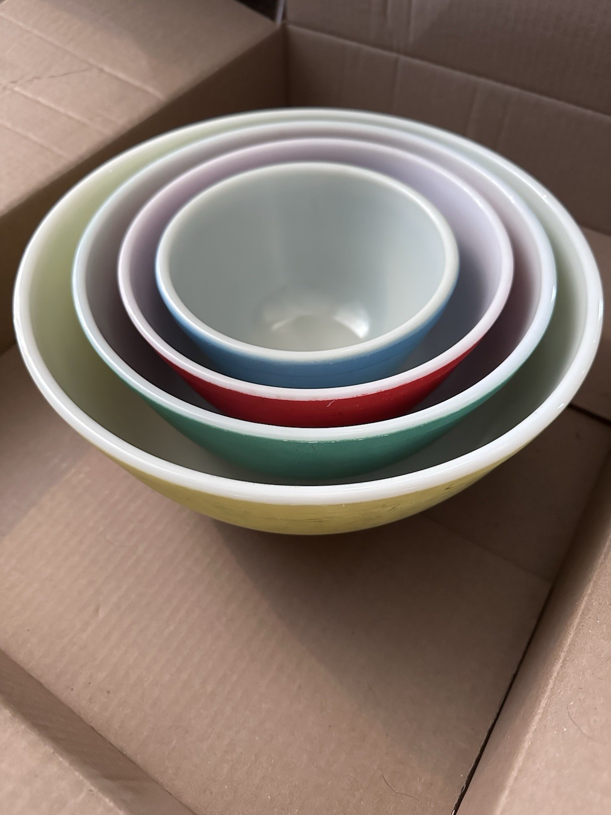 VINTAGE PYREX MIXING BOWLS 4 PC. SET PRIMARY COLORS NESTING STACKABLE
