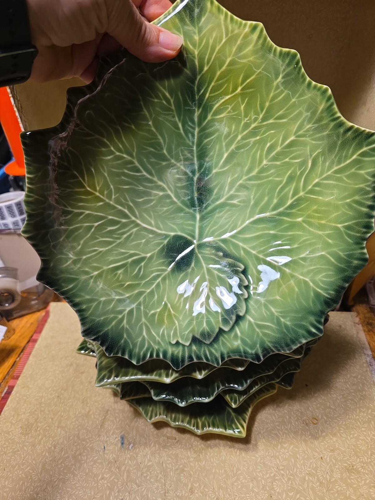 William-Sonoma 10 3/8″ Green Leaf Plate(s) Italy