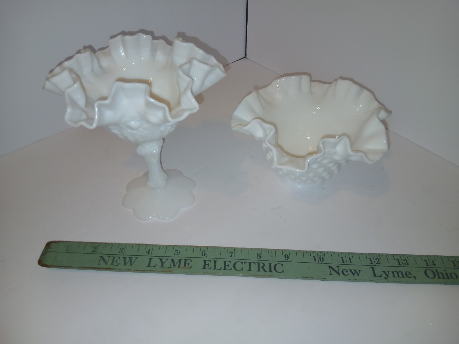 Antique Milk Glass Floral Candy Dishes Set Of 2 Anitque Great Condtion See Pics