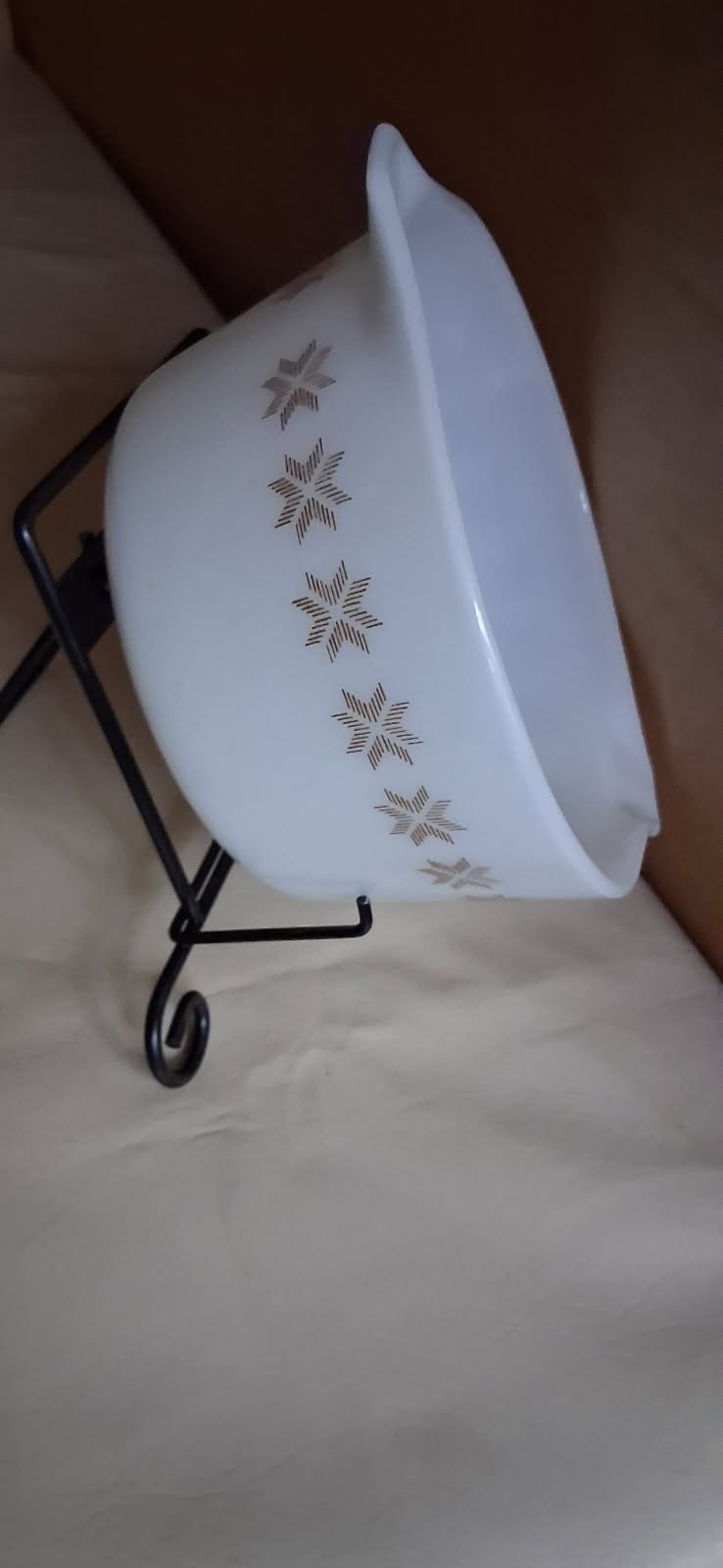 Vintage Pyrex Town And Country Set Of 2. 472 & 473. With 1 Lid Fits Either