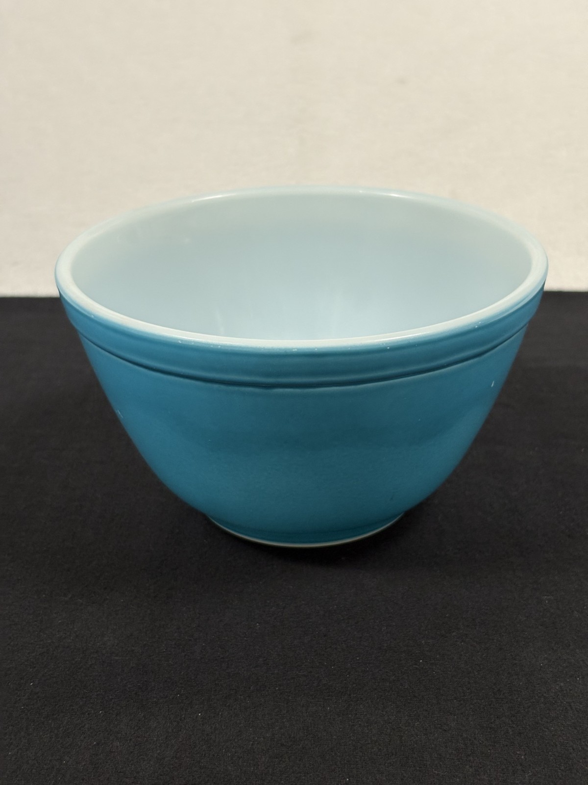 VINTAGE PYREX MCM MIXING BOWL #401 USA BLUE 1.5 PT OVENWARE COOKWARE NICKS