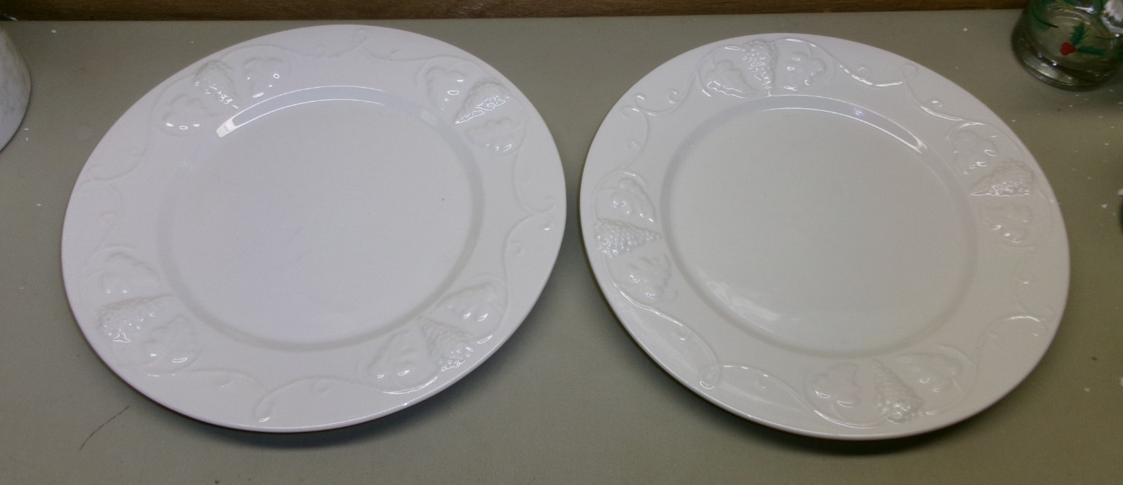 Red-Cliff Ironstone Grape Set of 2 Dinner Plates 10-1/4″