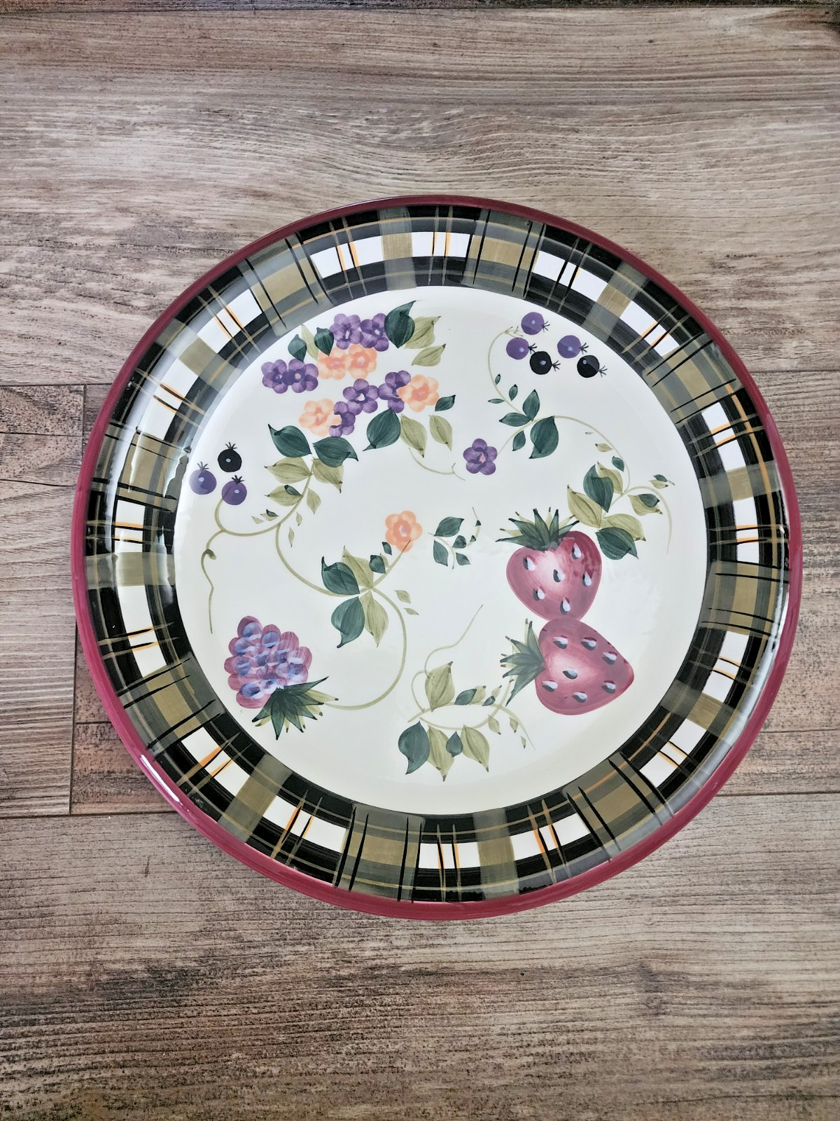Oneida Strawberry Plaid Round Platter | 12″ diameter | New in Box