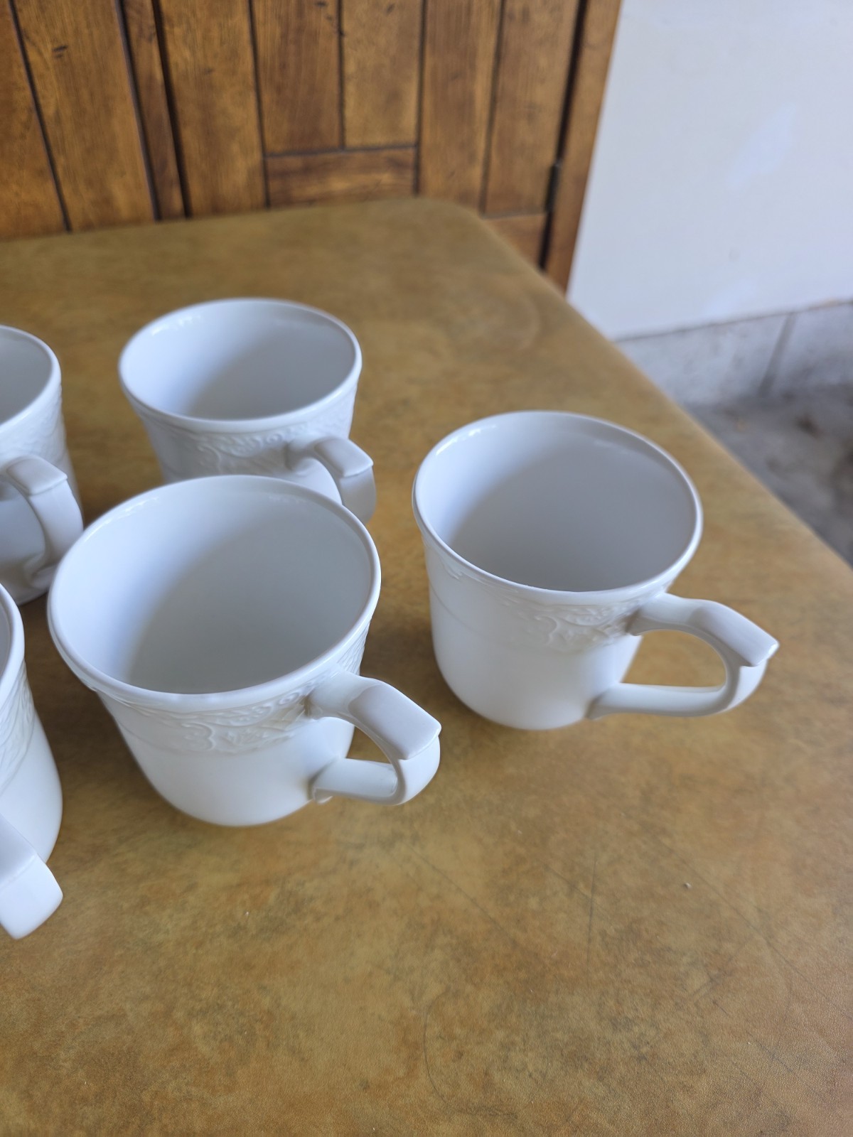 Johnson Brothers England Richmond White Embossed Trellis Coffee Mug Set Of 7